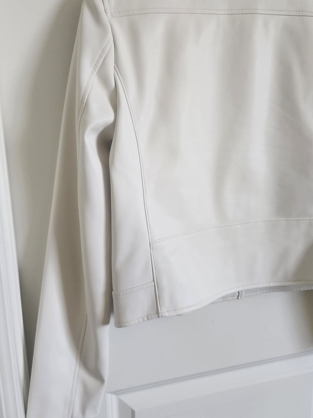 Ann Taylor Cream Collarless Leather Jacket with Silver Zips - Picture 9 of 9